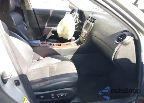 2008 Lexus Is 350 z USA, uszkodzony, nr VIN JTHBE262685017686